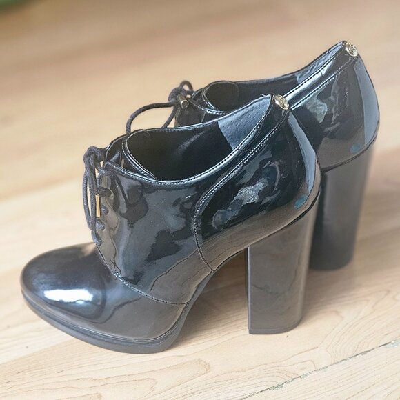 Guess Oxford lace up heels - Picture 1 of 7